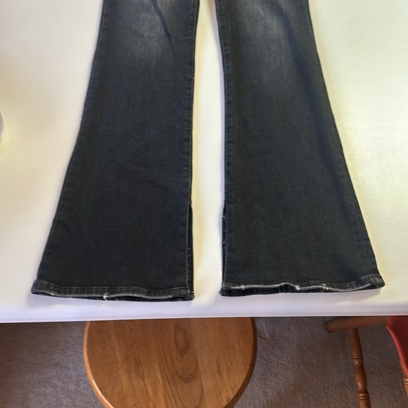 Good American Classic High Rise Split Hem Flare Jeans - Picture 8 of 11